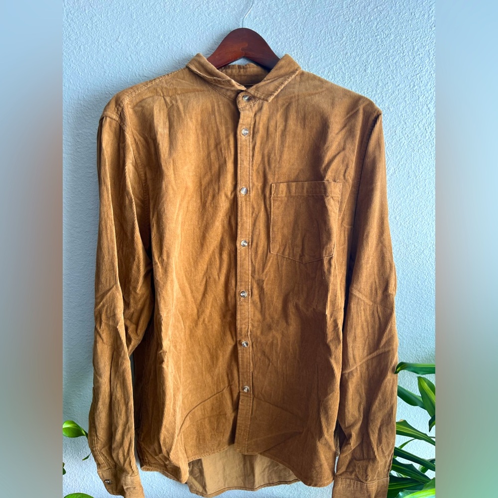 COTTON ON LONG SLEEVE CORDUROY BUTTON UP (NEW WITHOUT TAGS)